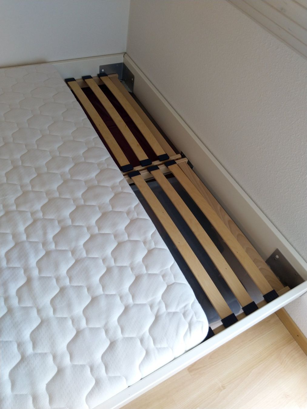 Micasa Letti: Lit double avec sommier et matelat – Usato da Gland venduto da CoinDesTrouvailles 2