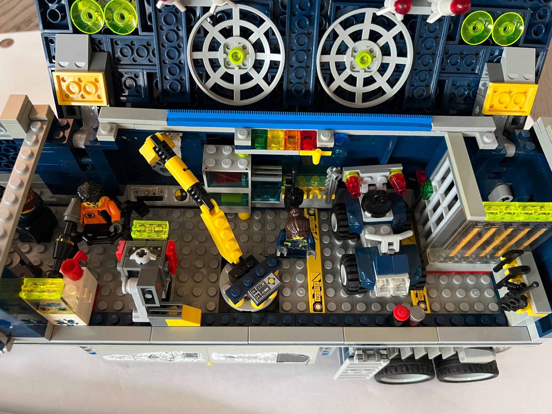 Lego Kit di costruzioni: LEGO Agents 8635 - Mission 6: Mobile Command Center – Usato da Meierskappel venduto da schoene_dinge 7