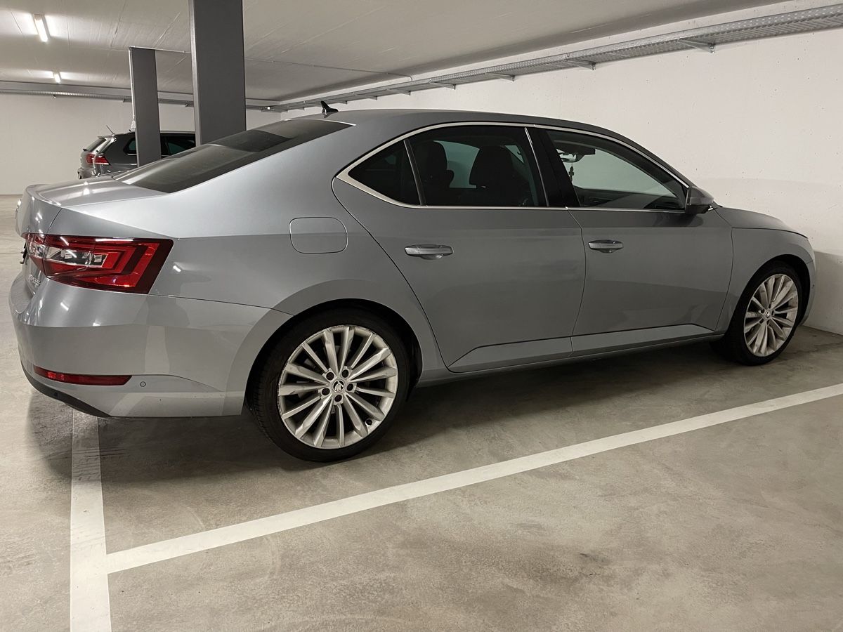 Skoda Automobili: Skoda Superb 2.0 TDI – Usato da Steinhausen venduto da PJ_23 3