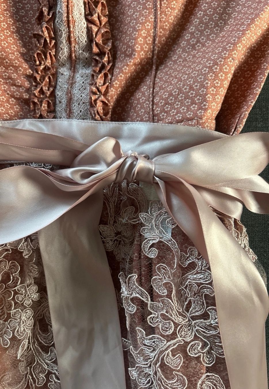 Robes: schönes Marjo Dirndl Gr. 44  – D'occasion à Niederbipp par kevintifu20 2