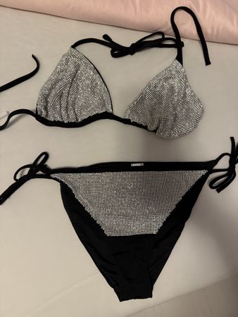 Bikini Schwarz mit Strasssteinen Grösse M/L neu