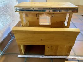 Handgemachtes Holzbauernhof und Holzkühe