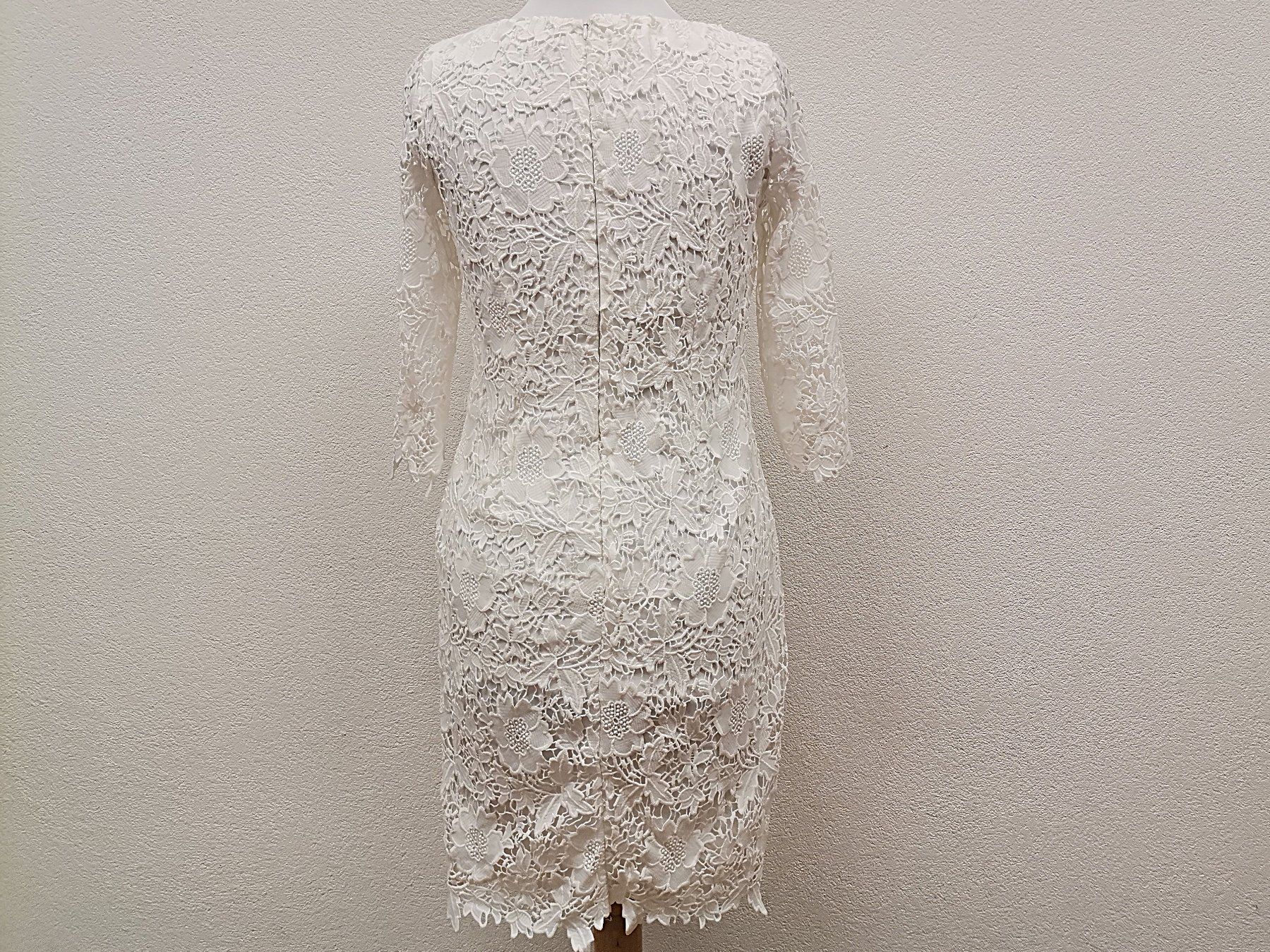 Comma Vestiti: COMMA elegantes Kleid in Weiss mit Spitze – Usato da Schaffhausen venduto da Restwert_SH 1