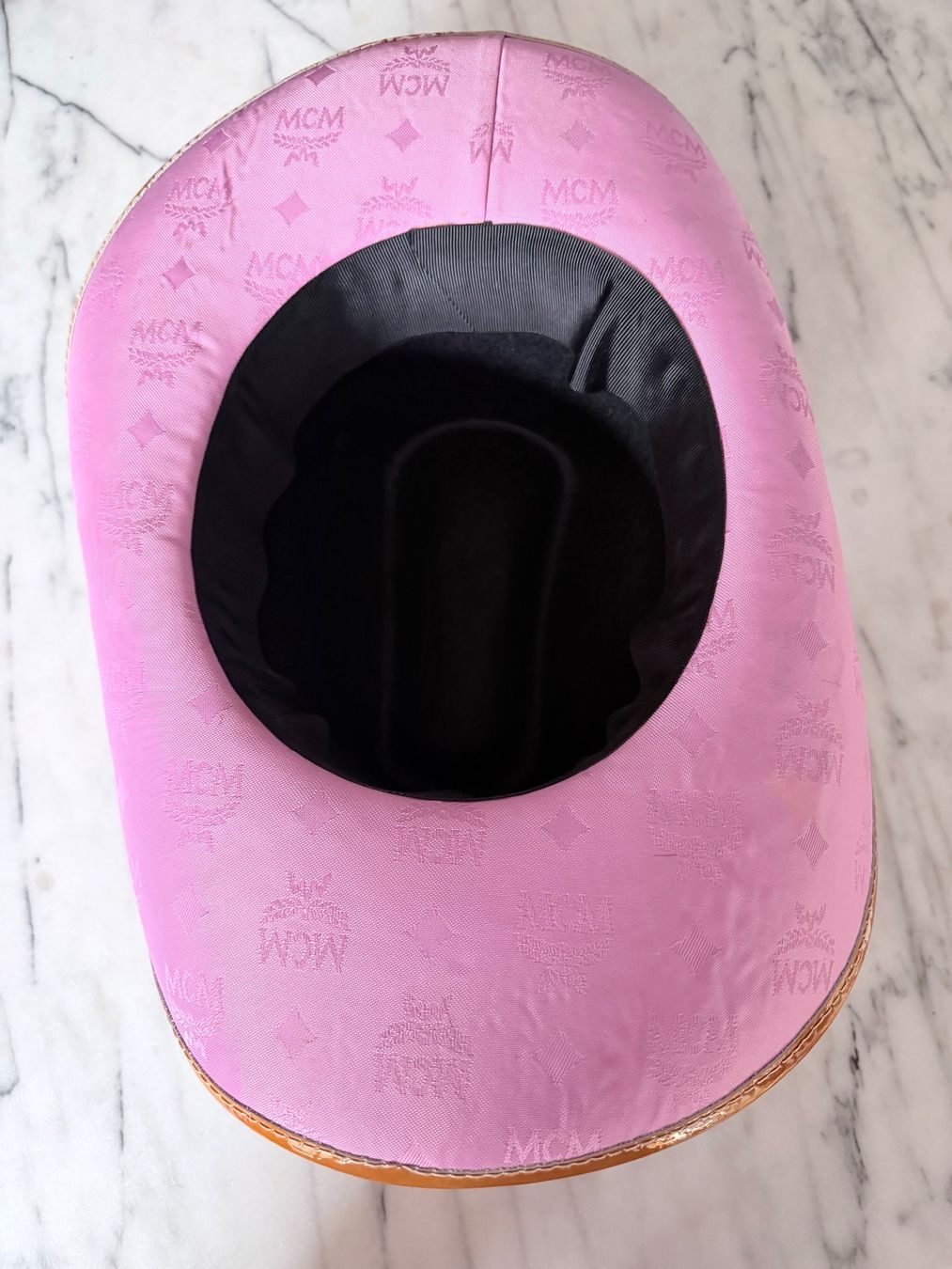 Mcm Copricapi, berretti & cappellini: Pink MCM Cowboyhut Einzelanfertigung – Usato da Zürich venduto da Secretwish007 1
