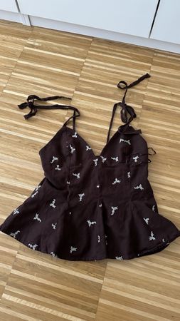Damen Top dunkelbraun bestickt mit Trägern Grösse M