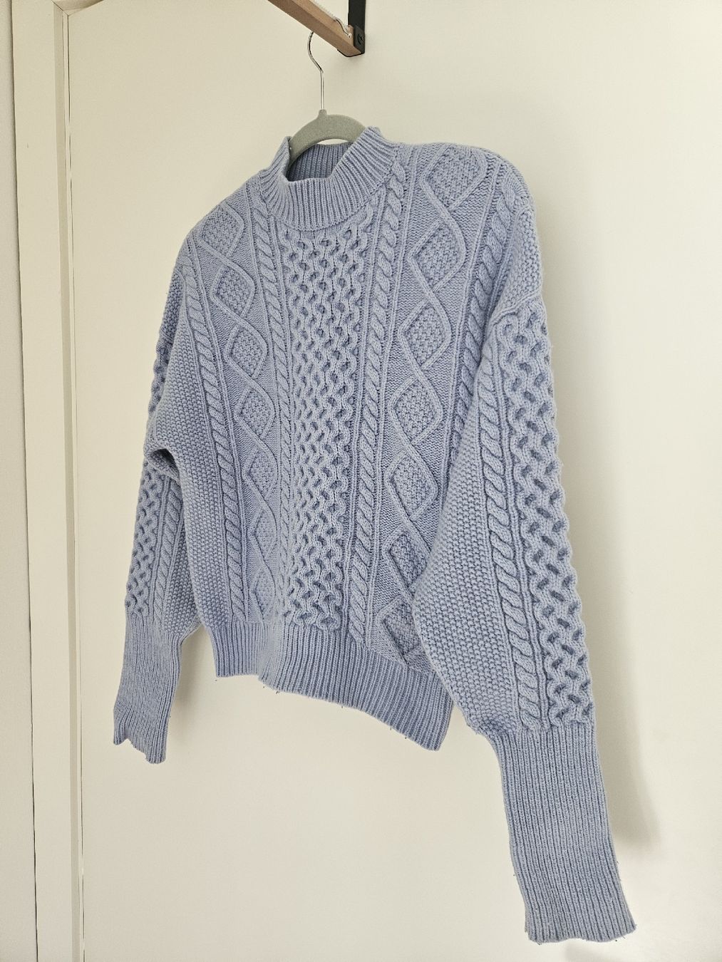 Pullover & Sweatshirts: Damen Wollpullover hellblau Grösse 38 – Gebraucht aus Jussy von hwe_zky5 1
