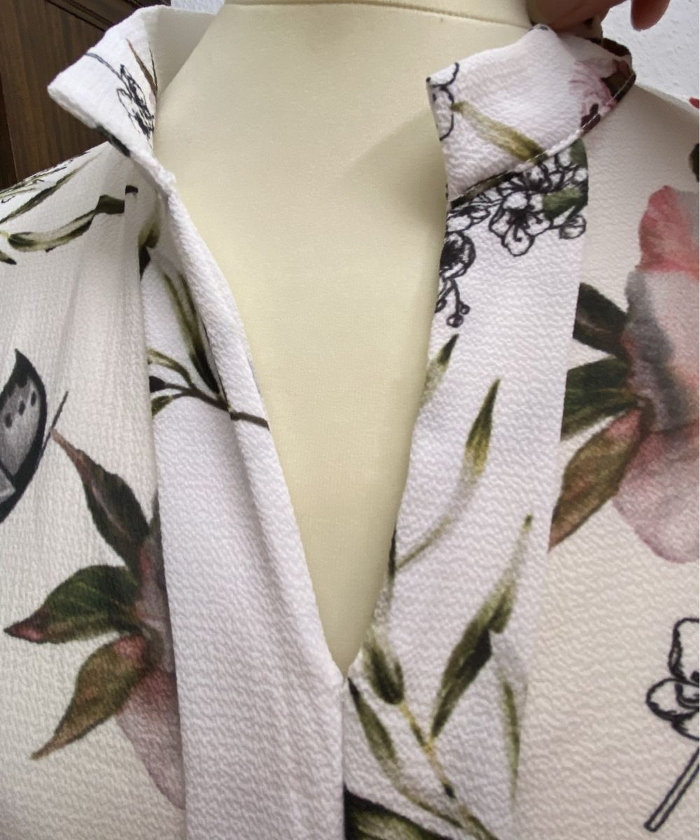 Camicette: Bluse Shirt weiss Blumen Gr. M/L – Usato da Fislisbach venduto da KolibriSecondhand 4