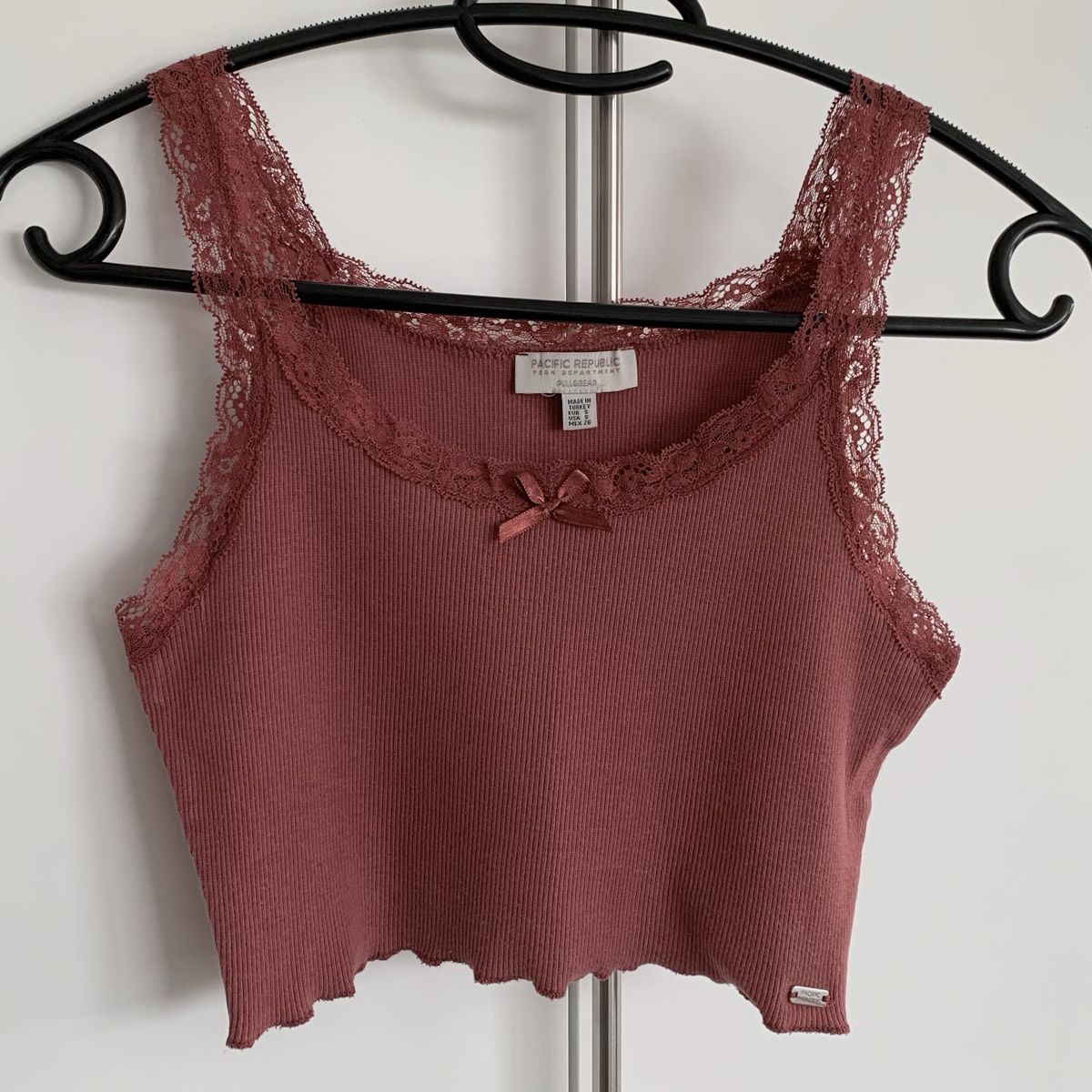 Top: Spitzen Crop-Tops – Usato da Düdingen venduto da Hiron_o7 1