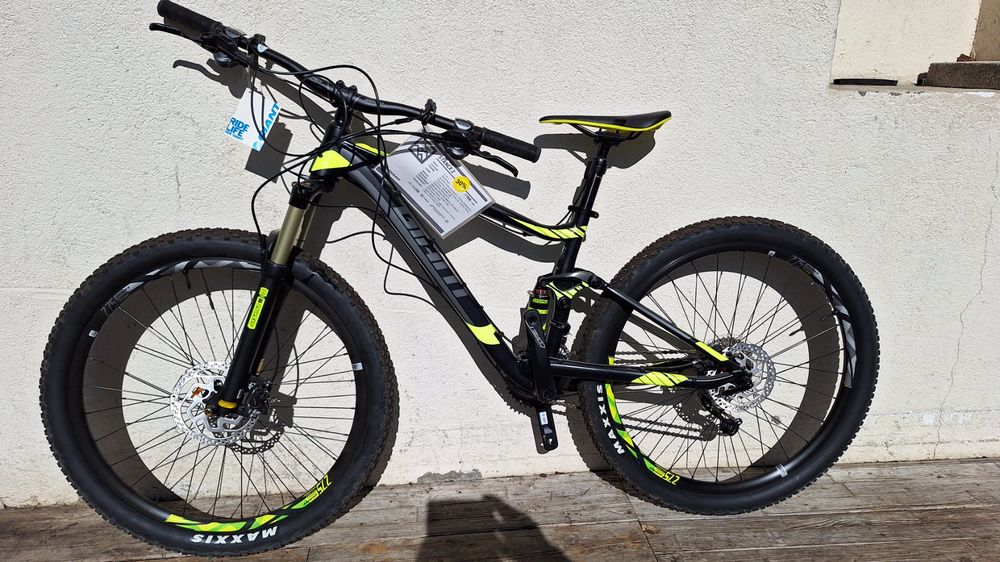 Giant Vélos: Vélo VTT Fully Enduro Giant Stance 2, grandeur S, NEUF – Neuf avec emballage d'origine à Haute-Nendaz par Slidinglio