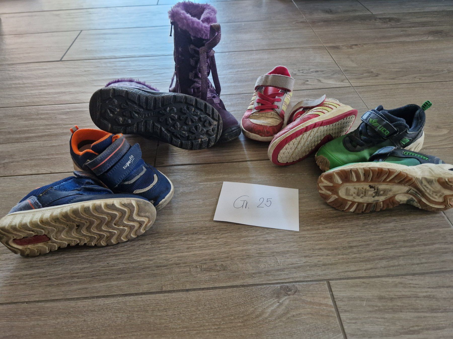 Schuhe für Mädchen: Schuhpacket Gr. 25 – Gebraucht aus Niederhünigen von SnowboardJu 1