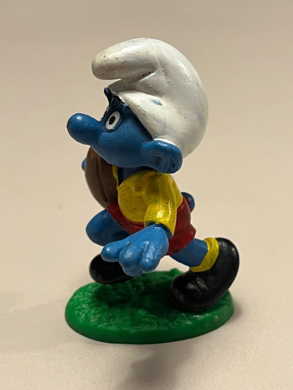 Schleich Statuette: Schlumpf mit Football – Usato da Winterthur venduto da Wusa01 1
