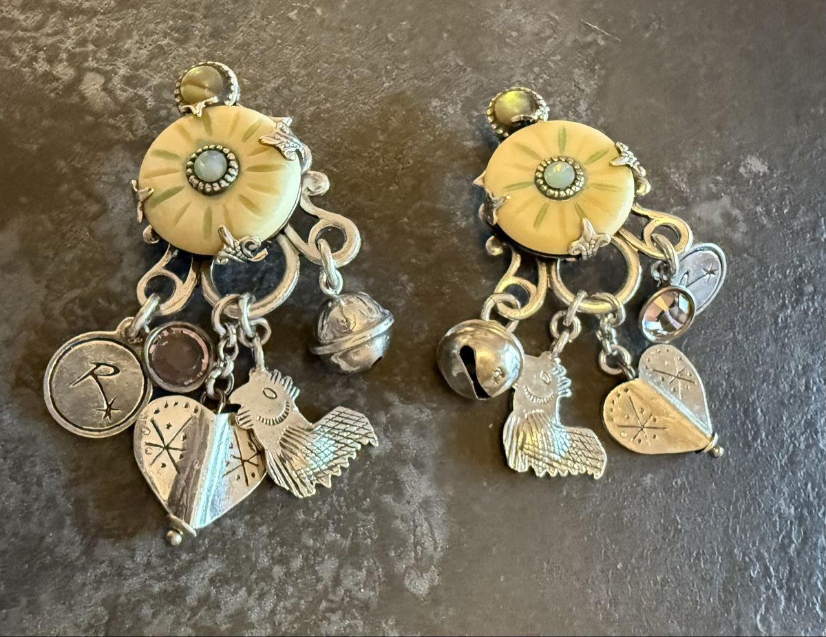 Orecchini pendenti & Orecchini a lobo: Paire de boucles d'oreilles Reminiscence  clip. – Usato da Nyon venduto da stylevintage79