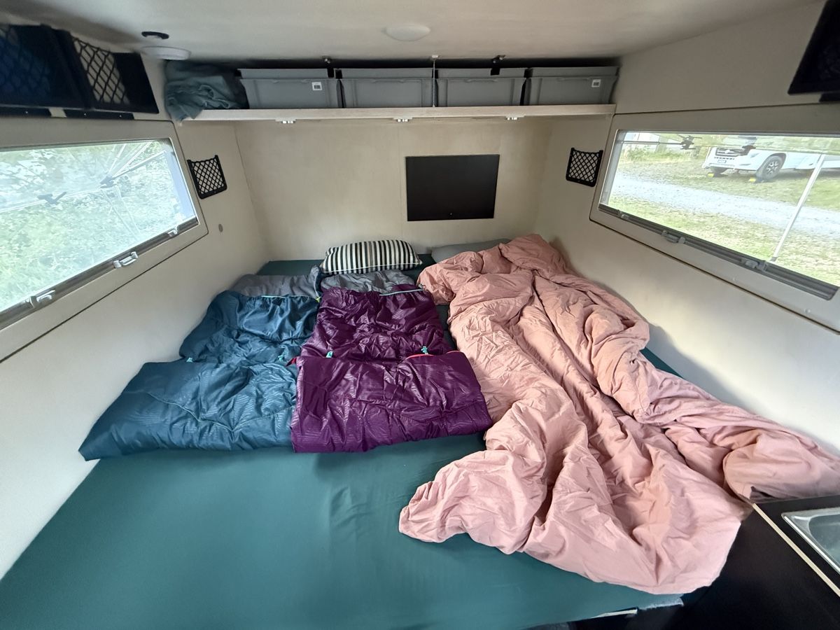 Véhicules de camping: Mini Wohnwagen Campinganhänger Eigenbau Autark – D'occasion à Winterthur par hofmanns 2