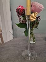 Eleganter Kerzenhalter mit goldenem Flügel & goldener Kerze