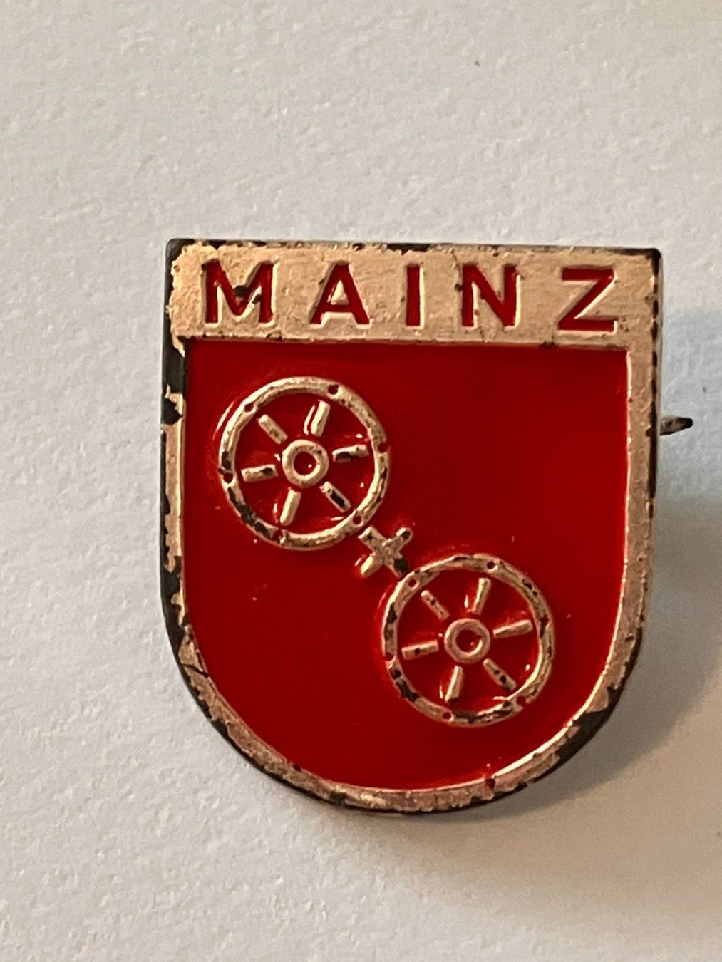 Placchette & Badge: 1 Anstecknadel Mainz – Usato da Basel venduto da djwwpp