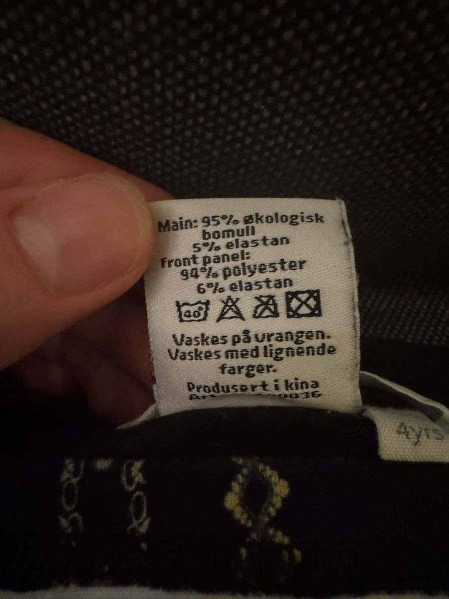 Kleiderpakete & -sets: 2 Cool Pirate Captain Longsleeve Shirts – Gebraucht aus Bülach von dan_7scp 5