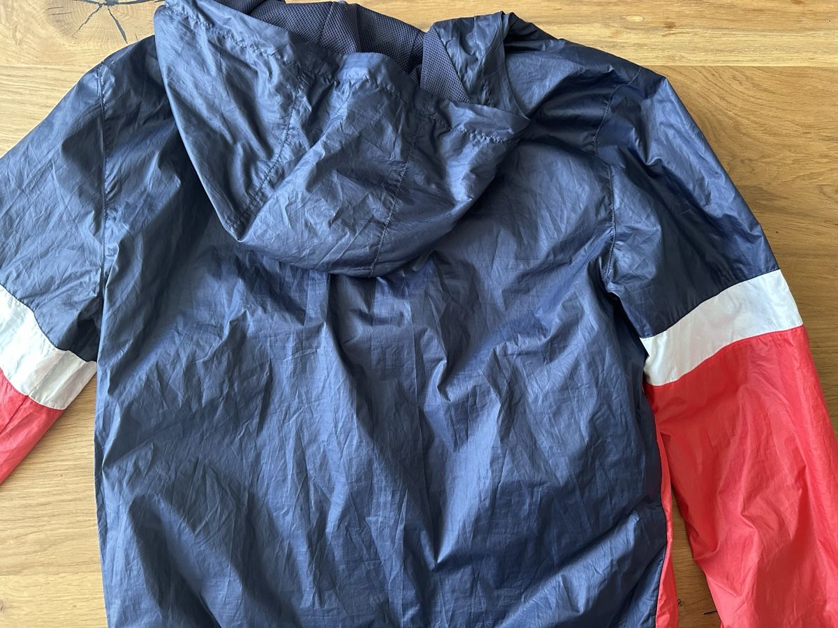 Guess Jacken: Windbreaker Guess, Grösse M  – Gebraucht aus Luzern von vera_xo 4