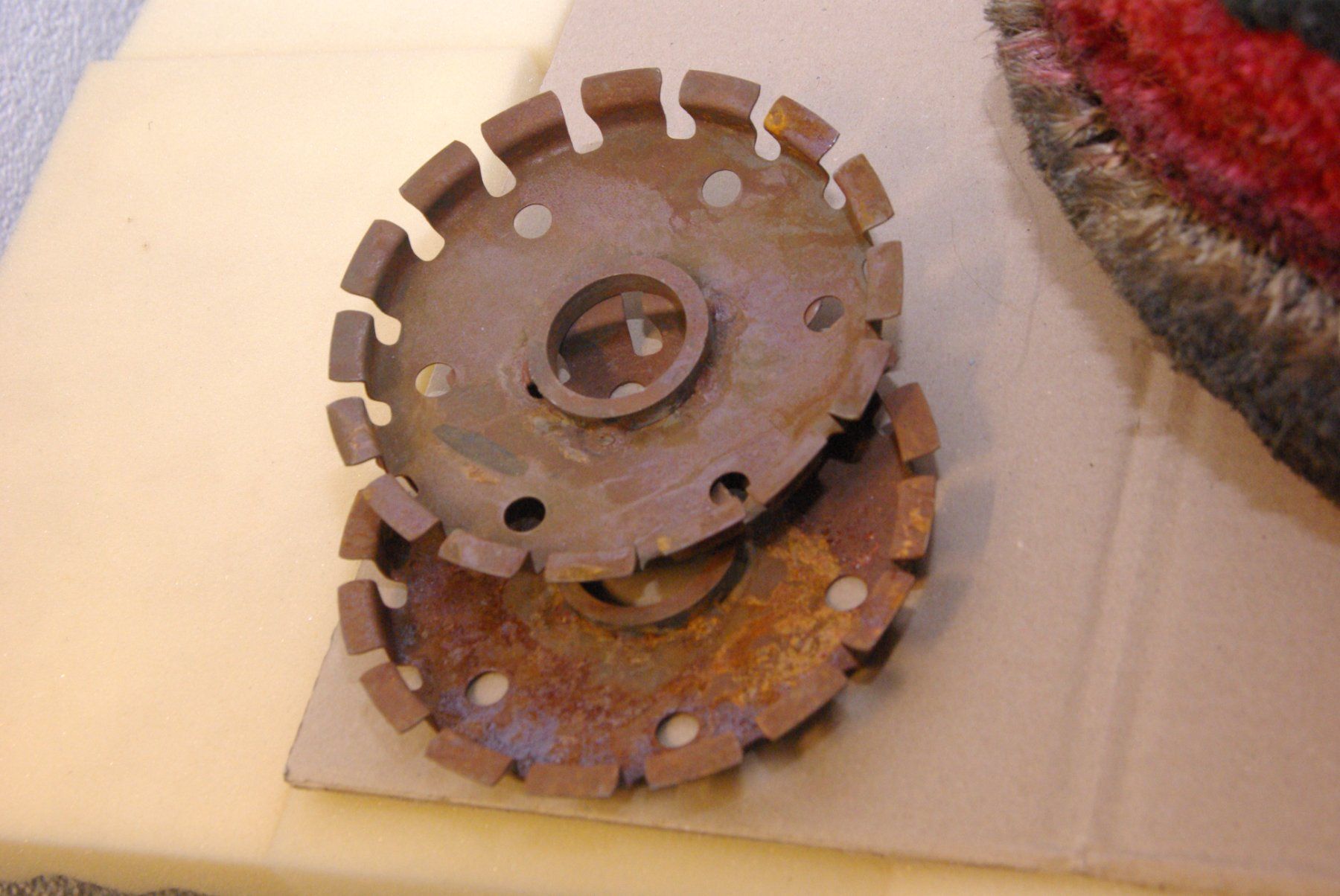 Altro per la casa: Grosse Tierbürsten mit metall Aufnahmen – Usato da Herisau venduto da Cevianer1844 3