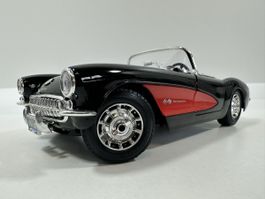 Chevrolet Corvette C1 1:18, schwarz-rot, BBURAGO
