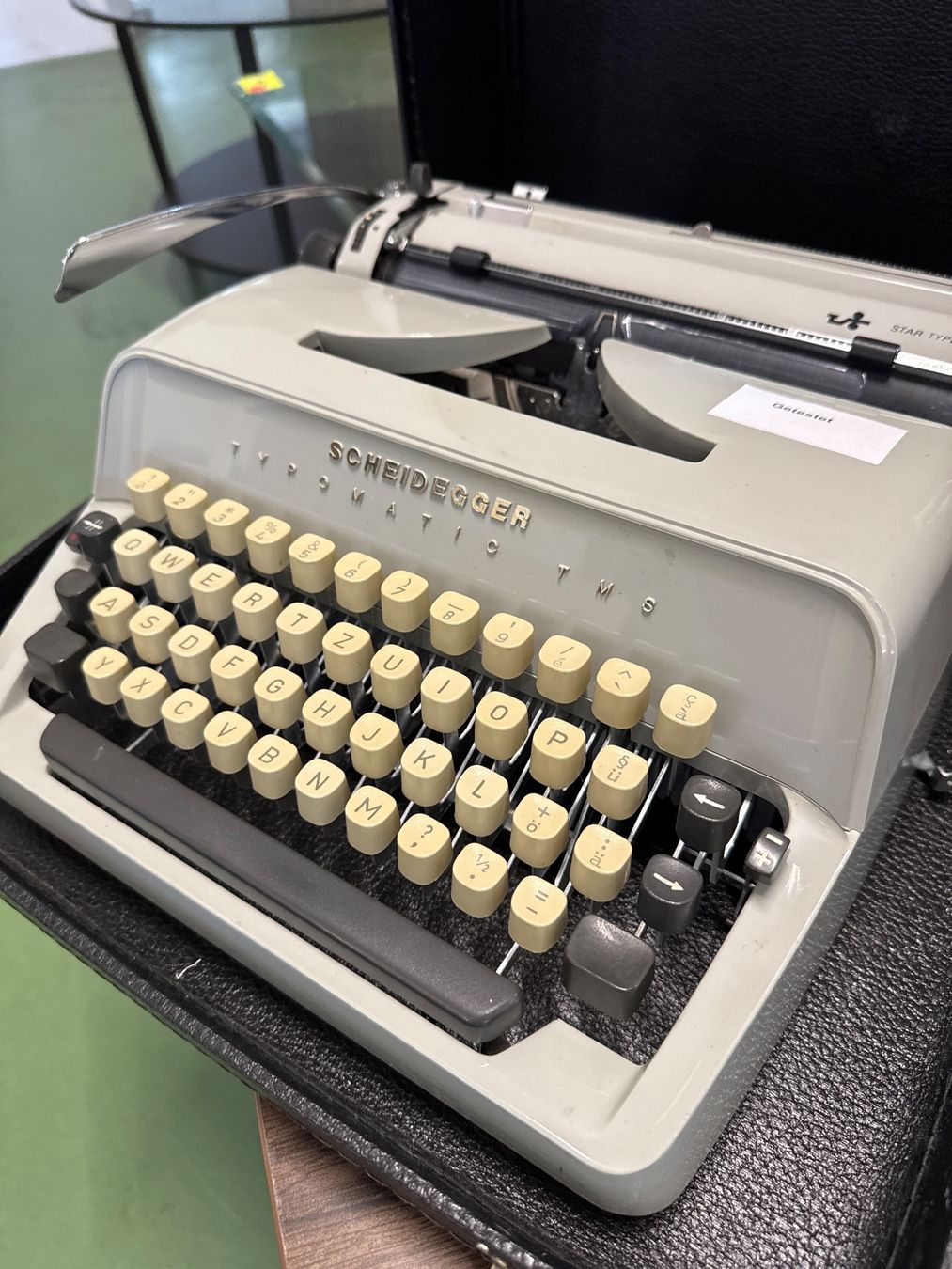 Schreibmaschinen: Vintage Scheidegger Typomatic TMS – Gebraucht aus Pratteln von Cartonsducoeur_bl 1