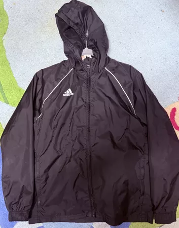 Adidas Regenjacke schwarz mit Kapuze Grösse 152 gebrauc