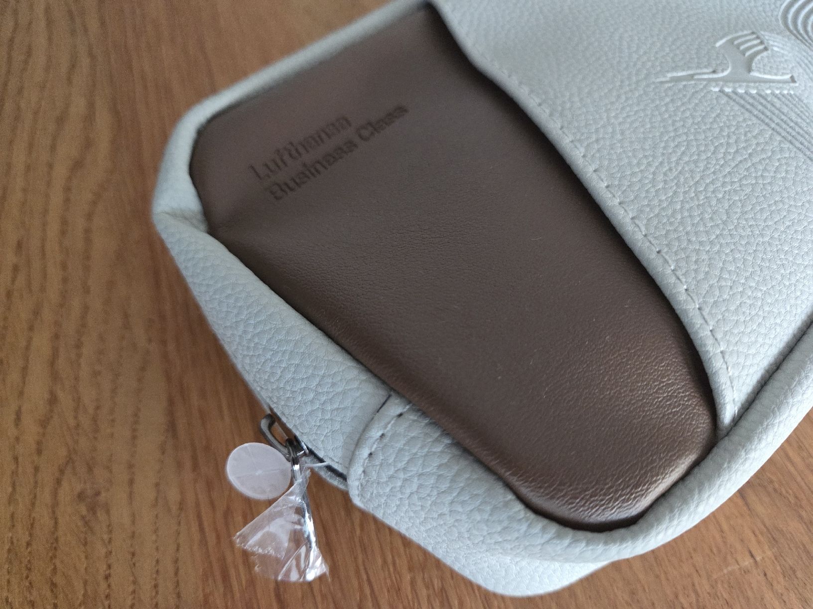 Kosmetikkoffer: Lufthansa Amenity Kit Business Class NEU – Neu und originalverpackt aus Ennetmoos von Gamer2 1