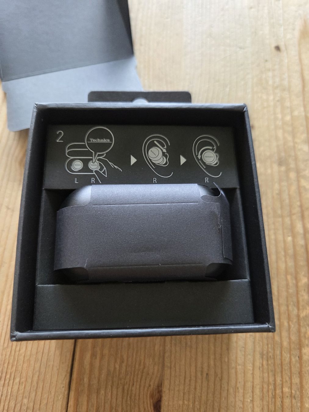 Technics Cuffie: Technics AZ100 Kopfhörer neu und ungebraucht – Nuovo e nell'imballaggio originale da Moosseedorf venduto da Rabbit7472 2