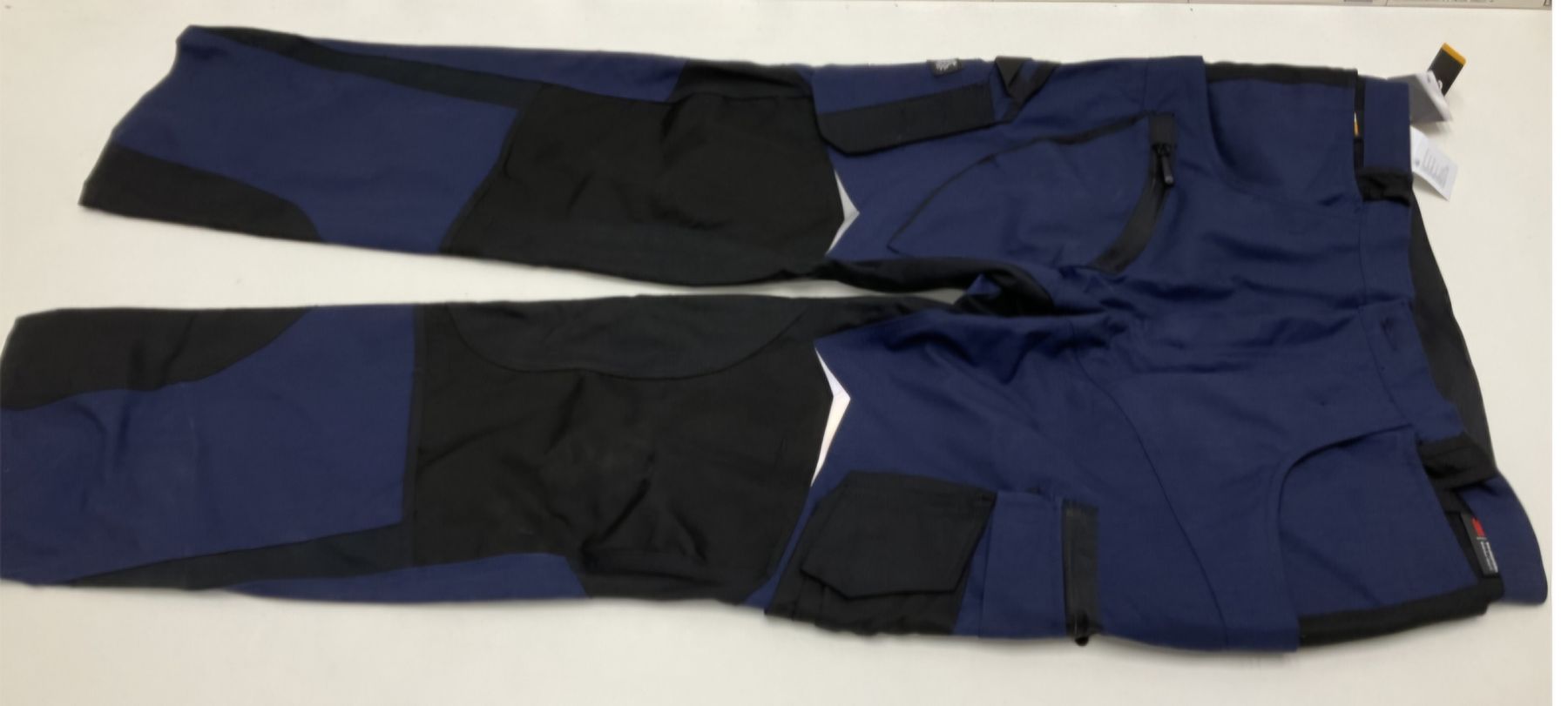 Pantaloni: Arbeitshose  W28/L34 "Neu" – Nuovo e nell'imballaggio originale da Uster venduto da esko.swiss 5