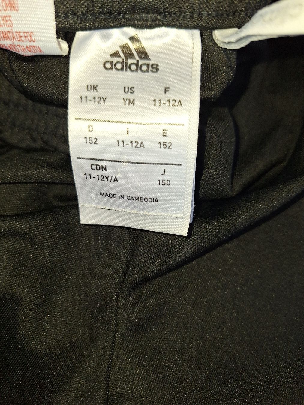 Pantaloni: Adidas Shorts climalite 152 – Usato da Bern venduto da zizzerzazzer 1
