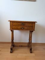 Antiker Vintage Nähtisch / Beistelltisch aus Echtholz