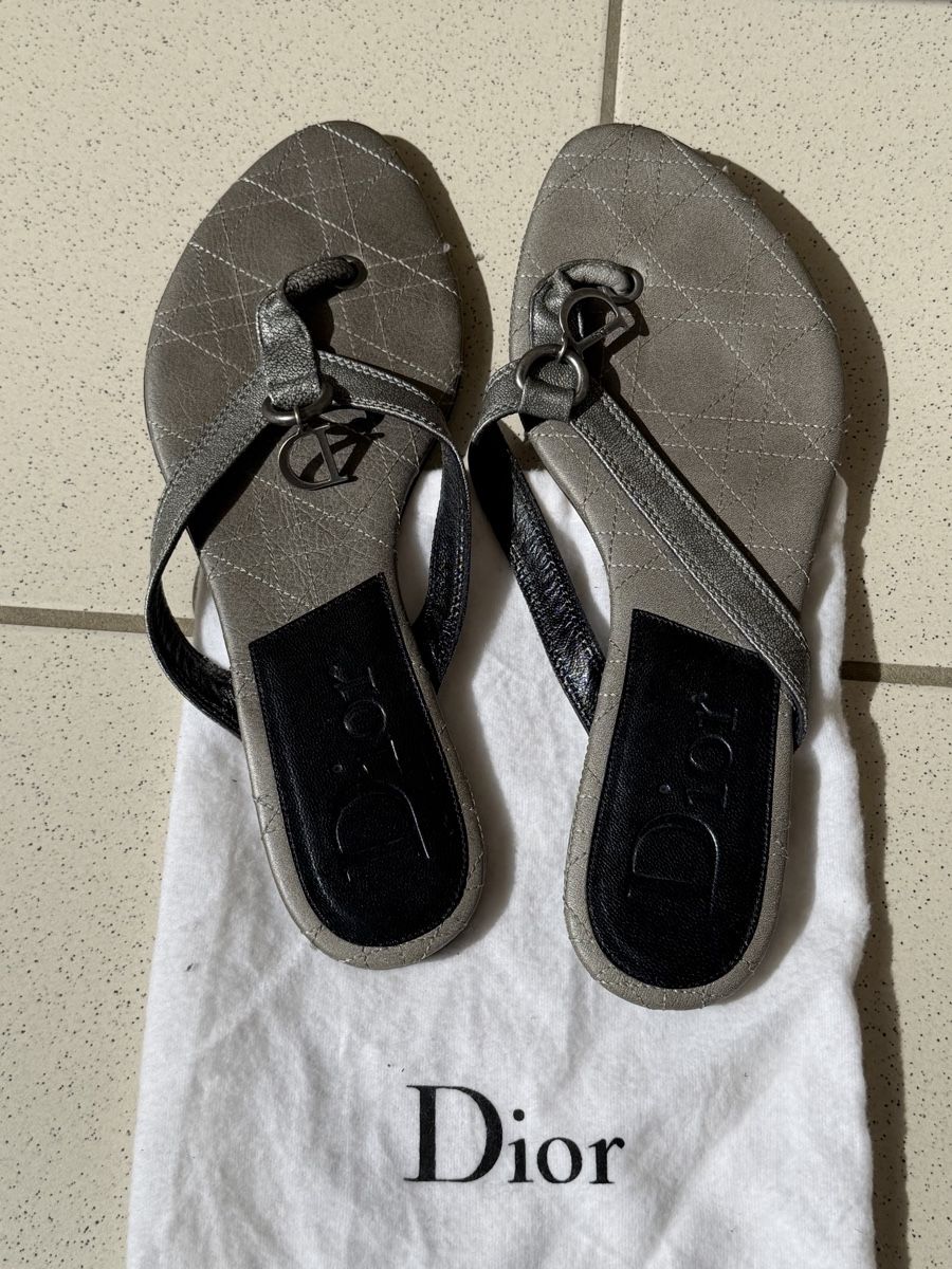 Dior Scarpe da donna: DIOR tongs  – Usato da Veyrier venduto da nop
