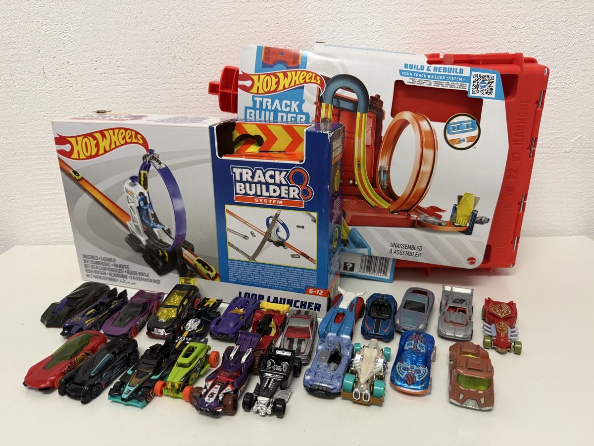 Hot Wheels Spielzeuge: Hot Wheels Set mit Autos – Gebraucht aus Hombrechtikon von come01
