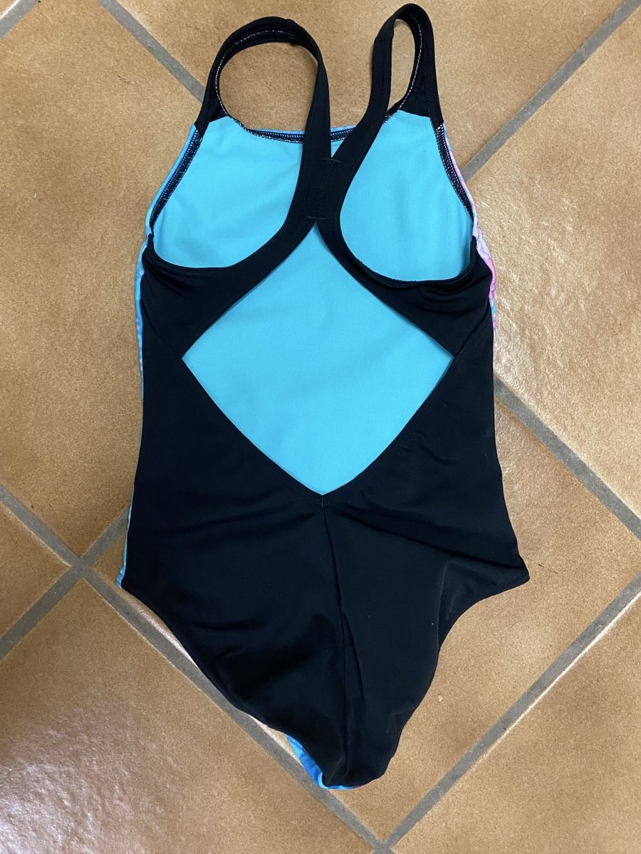 Costumi da bagno & Bikini: Badeanzug Arena 134/140 – Usato da Killwangen venduto da Sommer15 1