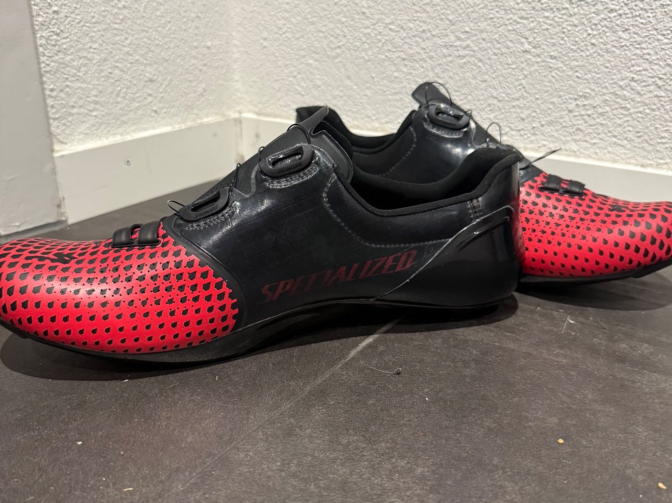 Specialized Herrenschuhe: NEU VELOSCHUHE SPECIALIZED S-WORKS 6 RD – Neu und originalverpackt aus Ittigen von DeathFloof 1