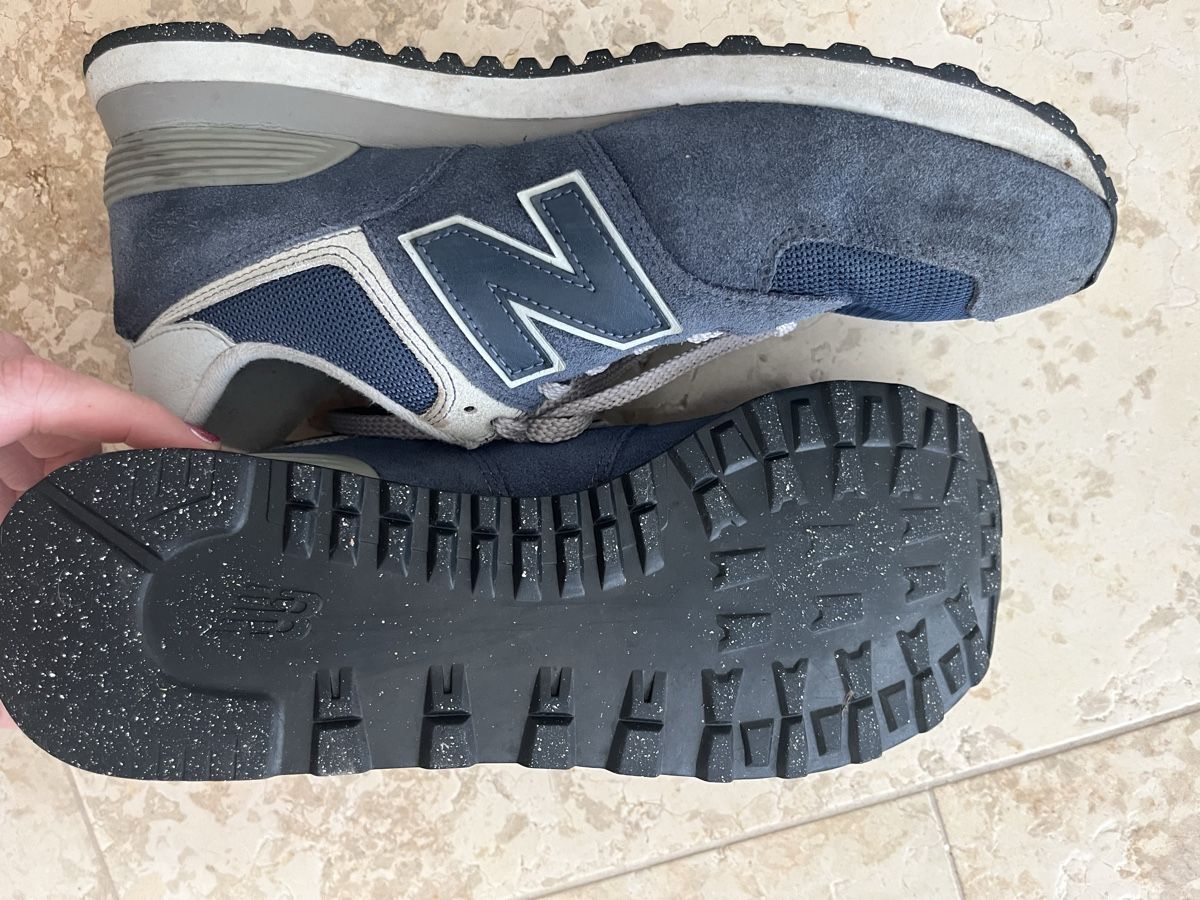 New Balance Scarpe da uomo: New Balance 574 Classic – Usato da Basel venduto da Iggy-5762 2