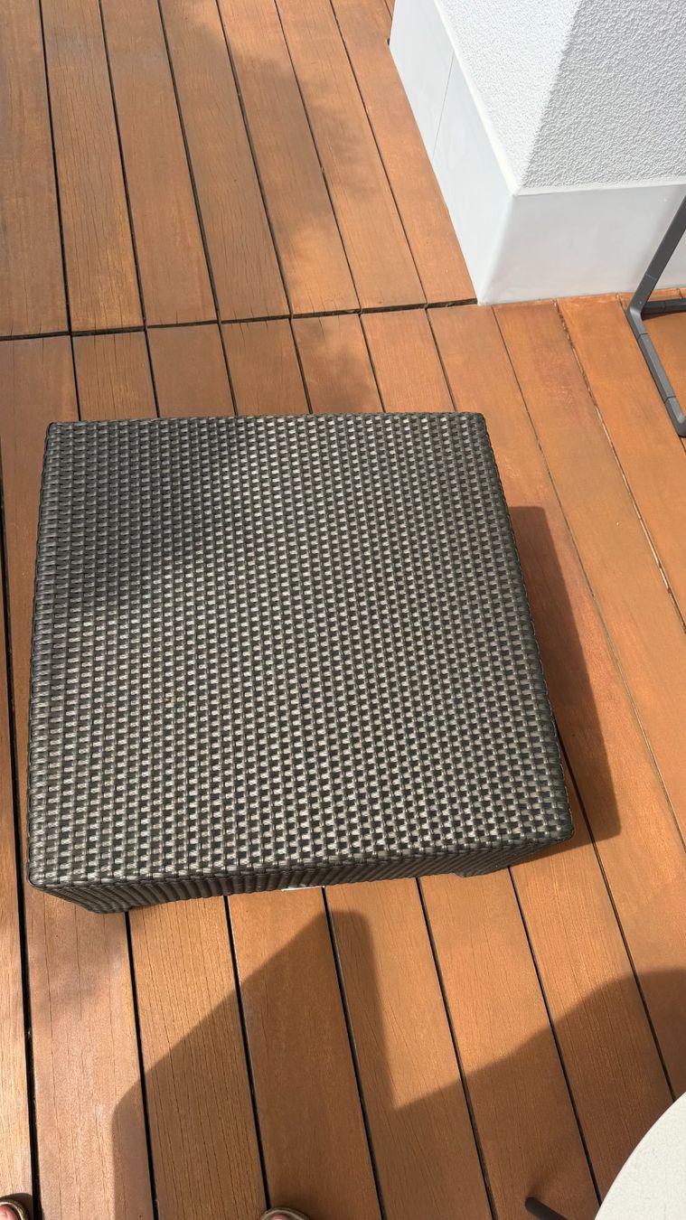 Dedon Poltrone: 2 Dedon Fauteuils mit 2 Sitzhocker und Sitzkissen – Usato da Jona venduto da HBD-Home 6