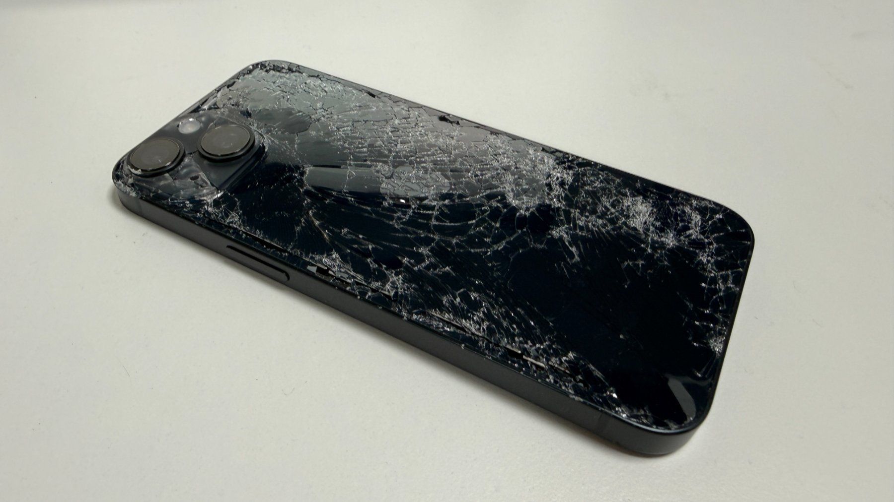 Apple Telefoni cellulari / Smartphones: Apple iPhone 14, 128GB schwarz, defekt – Usato da Basel venduto da protekto 3