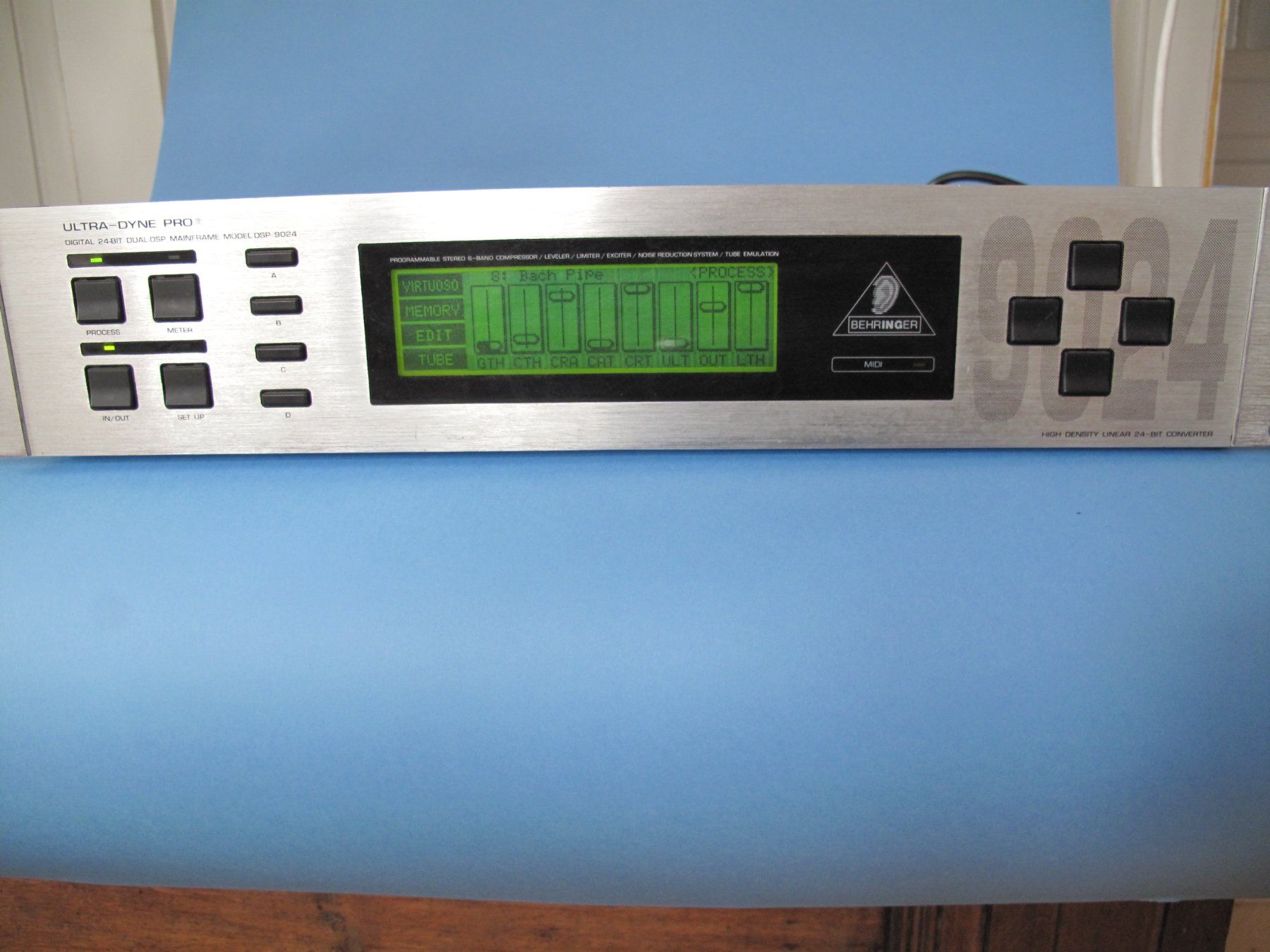 Behringer Equalizzatori: Behringer Ultra Dyne Pro 9024 – Usato da Winterthur venduto da salzfass.19 1