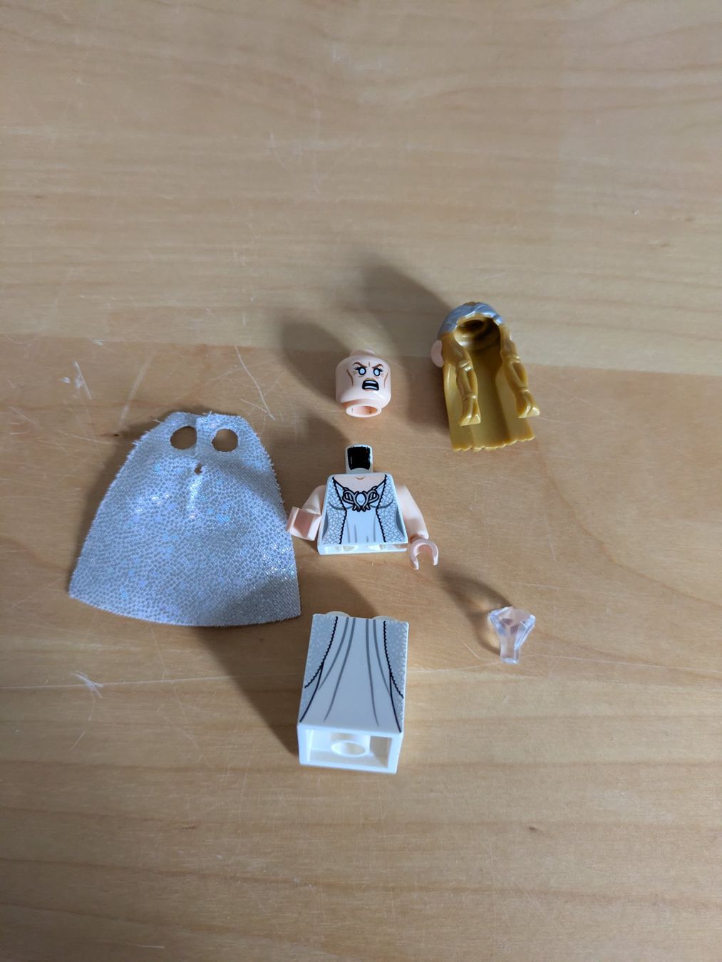 Lego Statuette: LEGO Galadriel – Usato da winterthur venduto da dsy_grj8 3