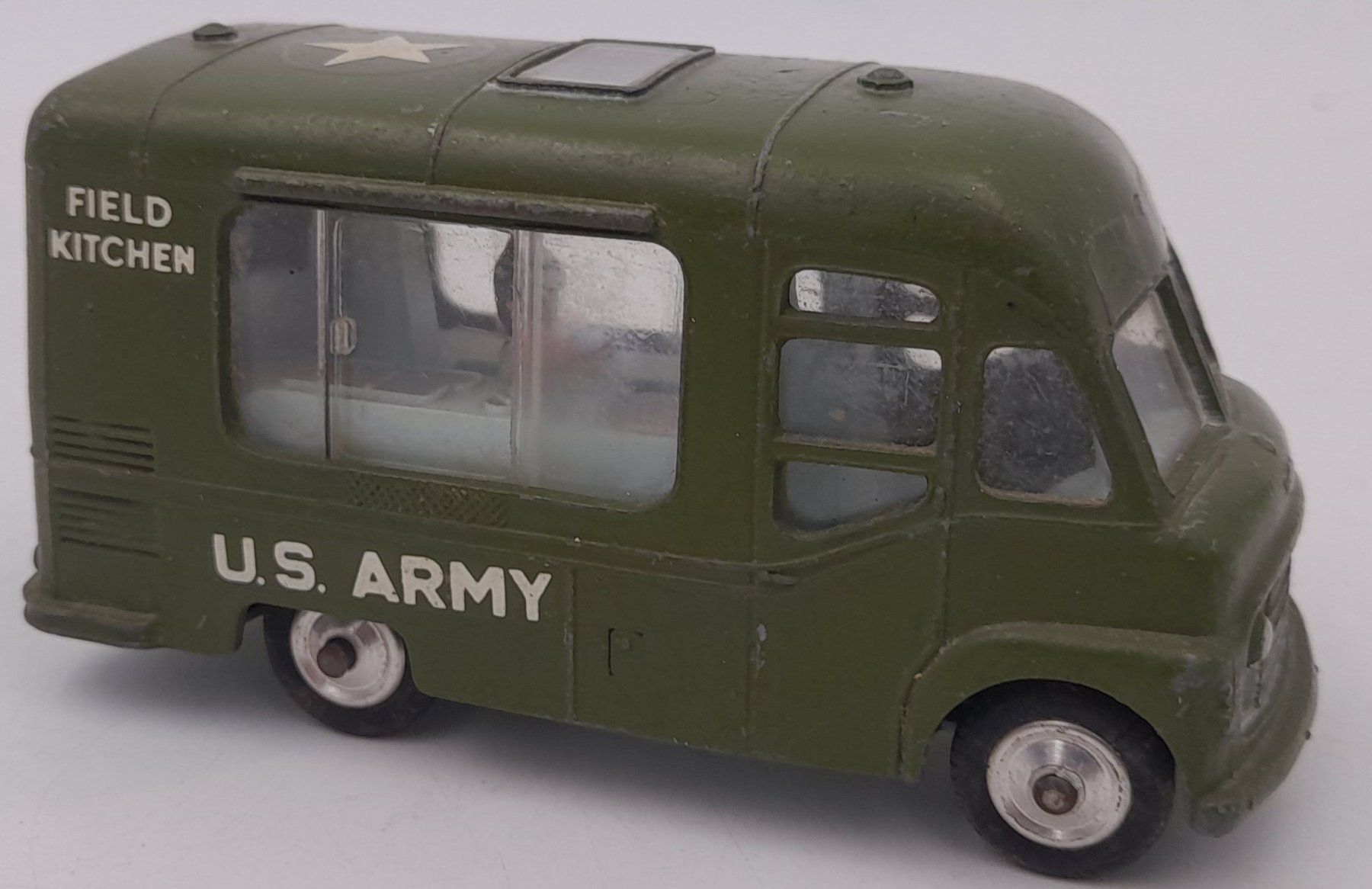 Corgi Toys Modellini d'auto: Corgi 359 U.S. Army Field Kitchen Karrier Van – Usato da St-Sulpice VD venduto da Davyd-a-Doc 1