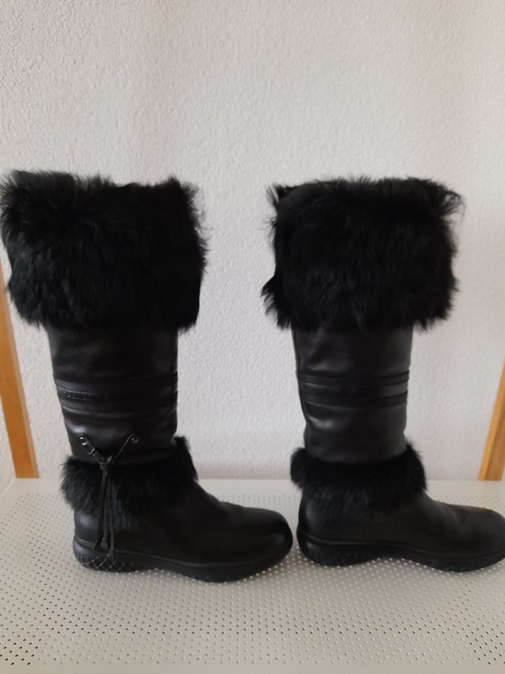 Prada Scarpe da donna: Bottes noires Prada – Usato da Mont-sur-Lausanne venduto da Pioutch 1