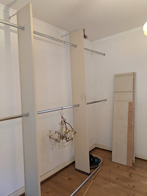 Alle DVDs: Einbau Garderobe – Gebraucht aus Binningen von Smile-46