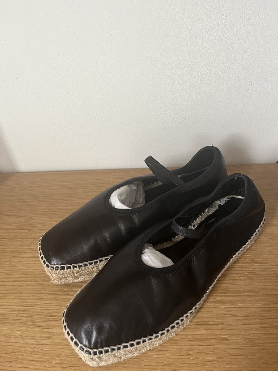 Arket Scarpe da donna: ARKET Schwarze Leder Espadrilles Gr. 39 – Usato da Zürich venduto da MonGusta 1