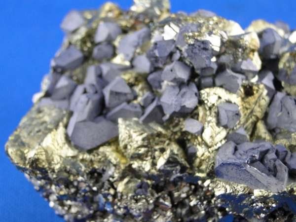 Minerali & Pietre curative: Chalkopyrit mit Galena – Usato da Schinznach Bad venduto da Demerald 6