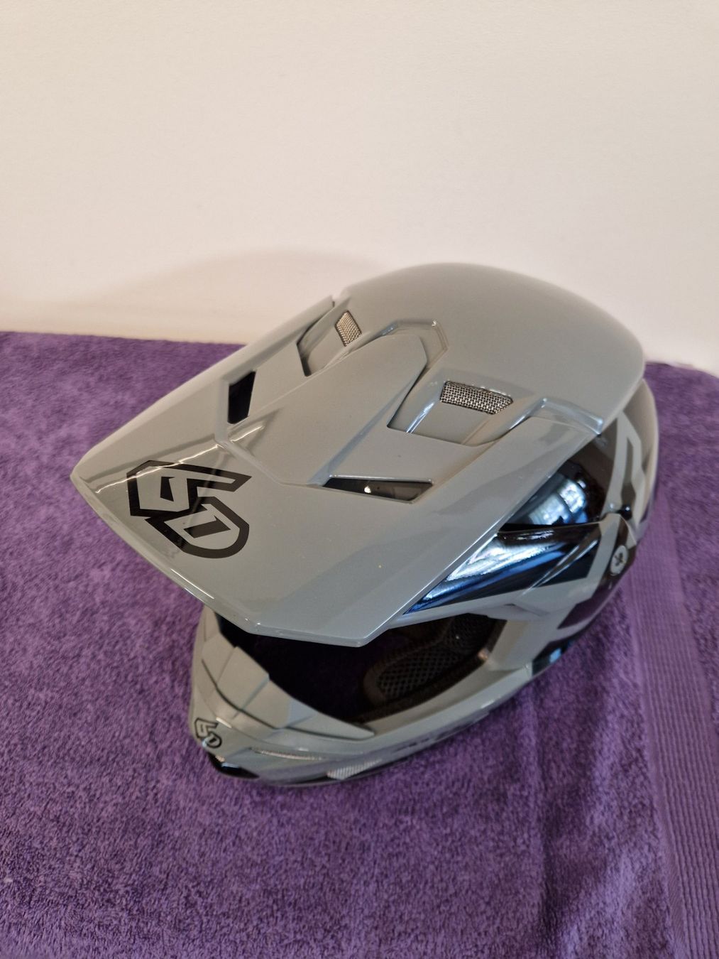 Casques & visières: Offroad-Helm 6D ATR-3 Hex, grau schwarz – D'occasion à Visp par eli.b. 4