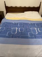 Doppelbett aus Holz