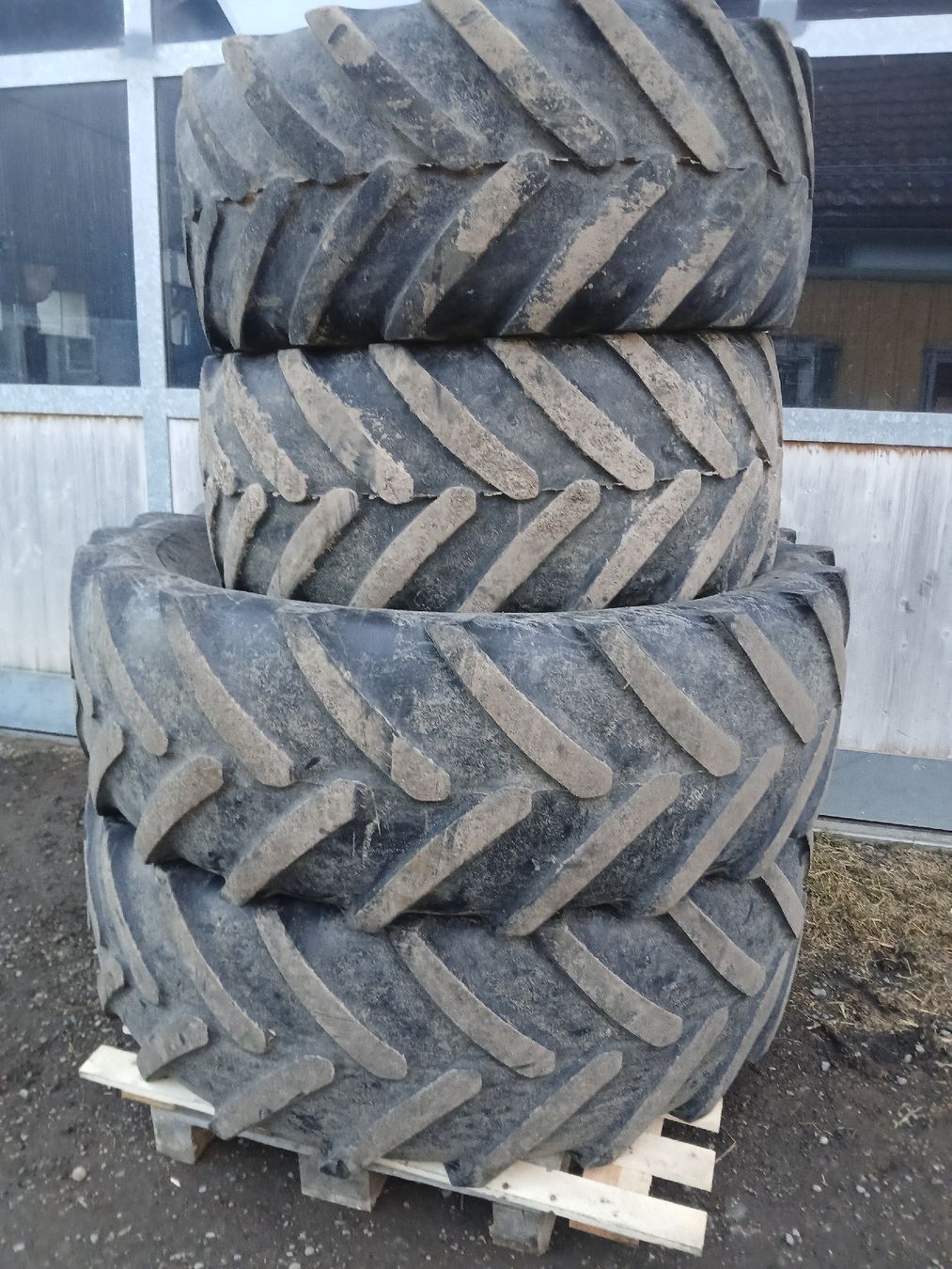 Michelin Pneumatici & Ruote complete: Traktor Michelin 540/65 R38 – Usato da Appenzell venduto da ladeluft