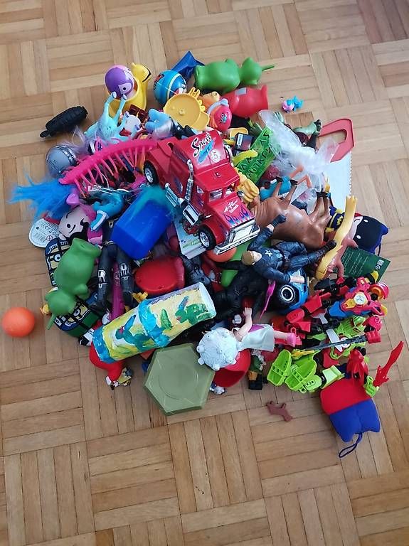 Giocattoli: Diverse Spielzeuge Krimkrams – Usato da Emmen venduto da Aribini 1