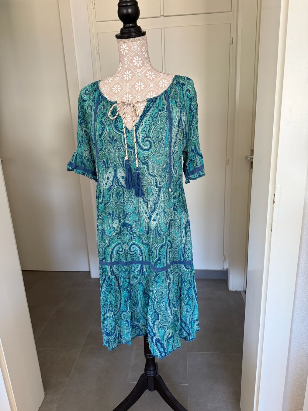 Nile Robes: Nile - robe - M – D'occasion à Sion par accroshoes