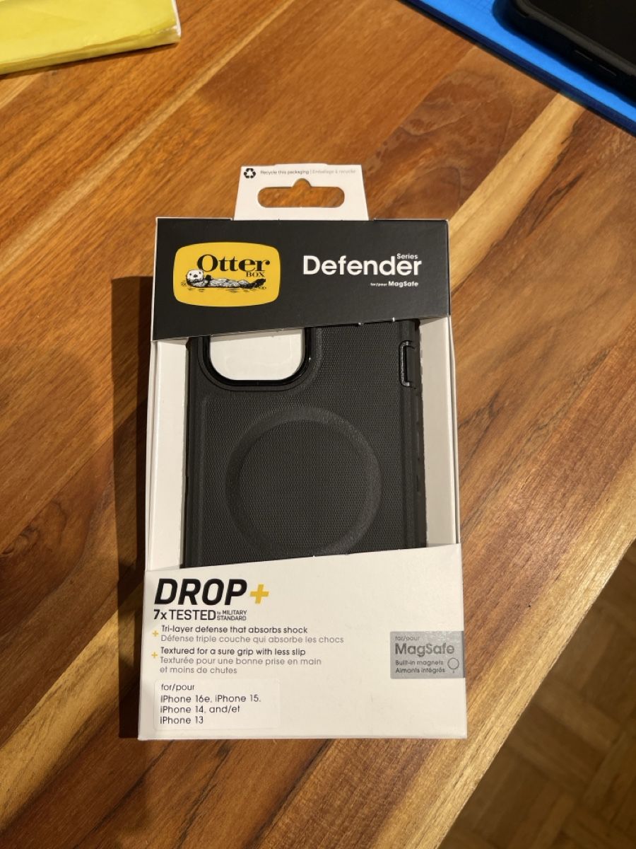 Apple Cover & Protezioni schermo: Otterbox Defender mit Magsafe – Nuovo e nell'imballaggio originale da Langnau am Albis venduto da Capitone